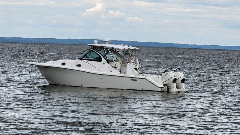 35' 2007 Pursuit 335 Offshore