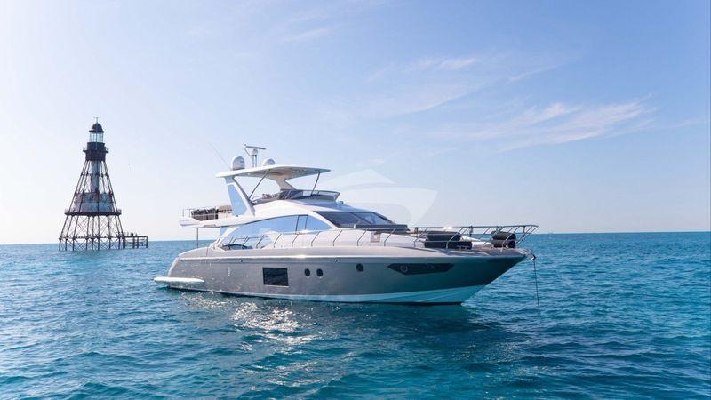 66' 2018 Azimut Flybridge