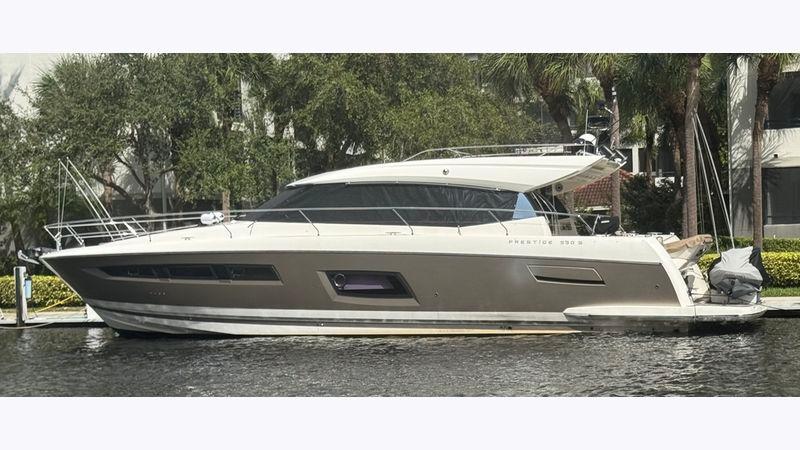 55' 2013 Prestige 550S