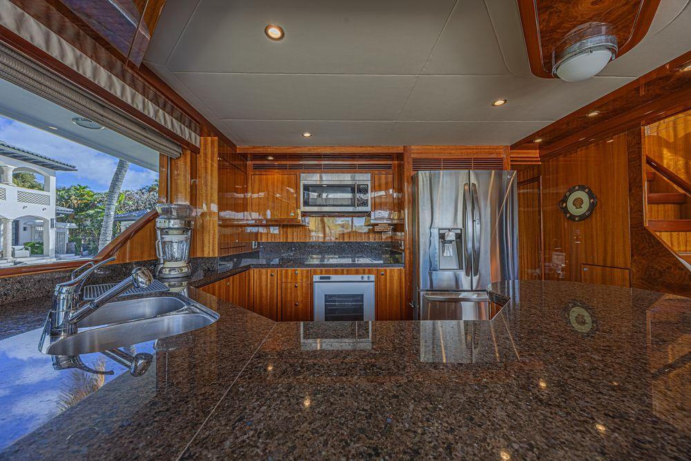 74' 2010 Ocean Alexander 74 Motoryacht