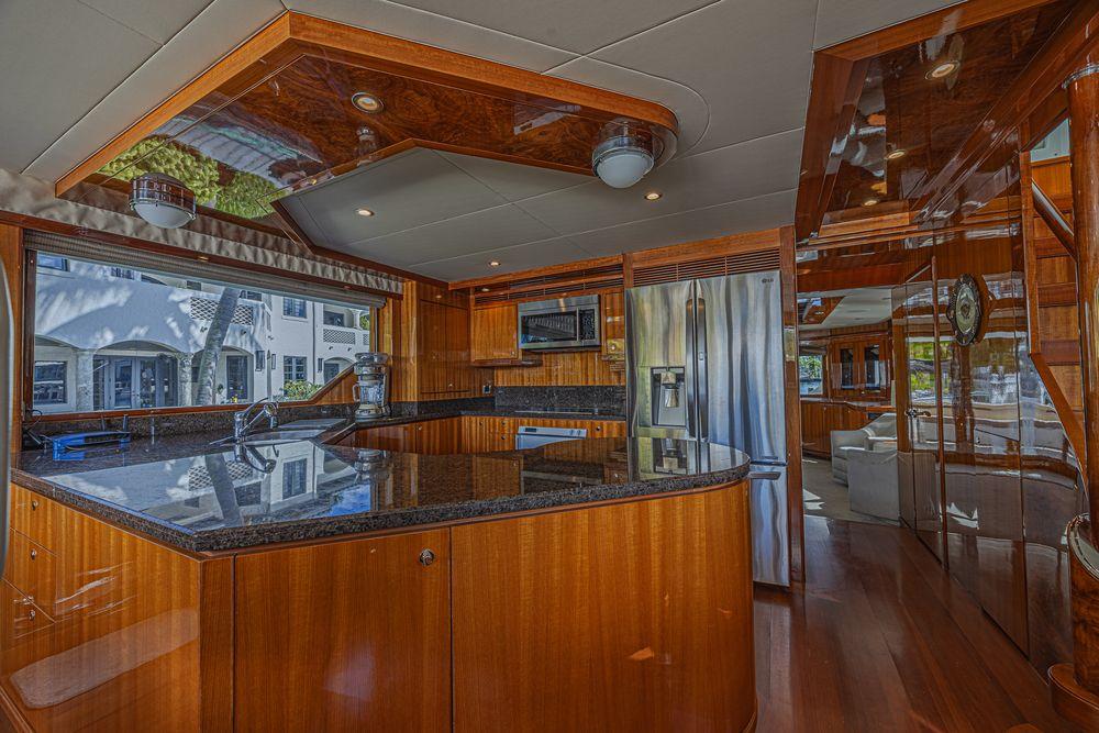 74' 2010 Ocean Alexander 74 Motoryacht