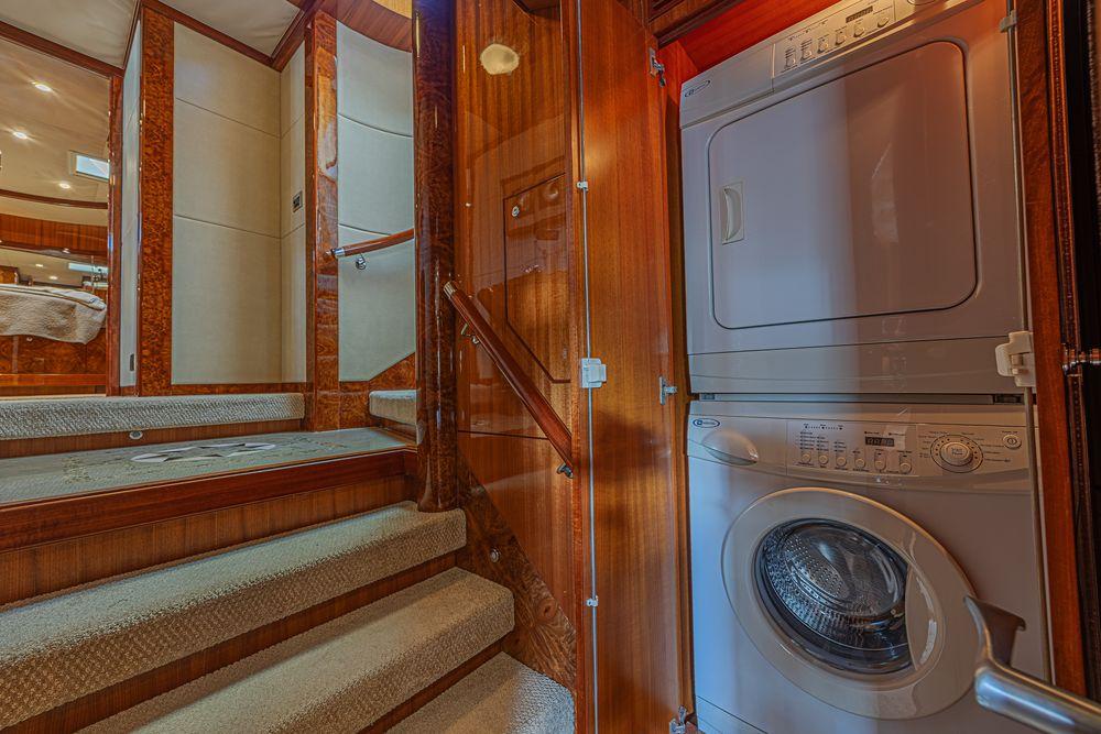 74' 2010 Ocean Alexander 74 Motoryacht