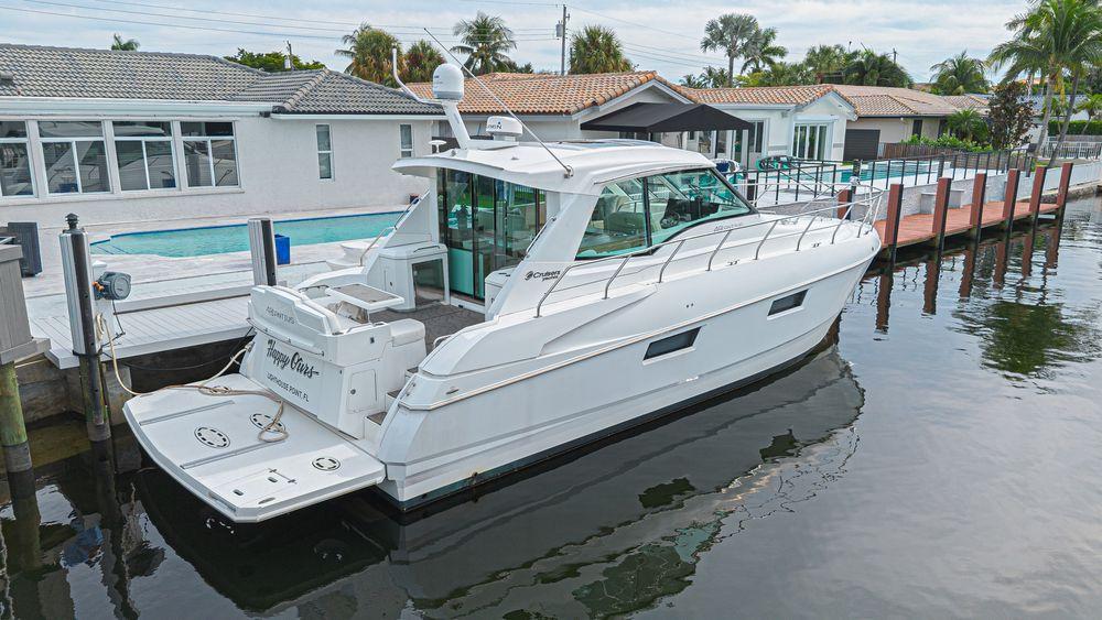 48' 2012 Cruisers Cantius