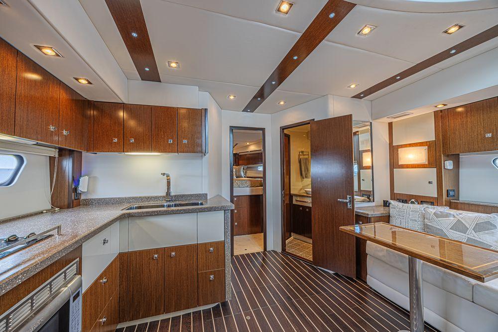 48' 2012 Cruisers Cantius