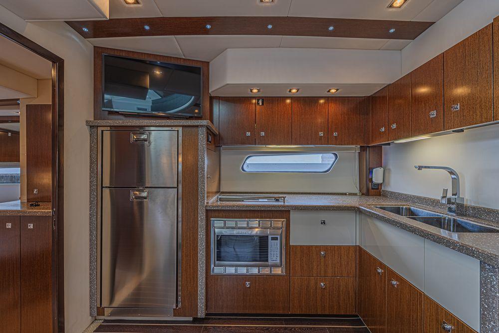 48' 2012 Cruisers Cantius