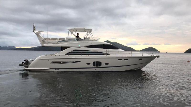 55' 2011 Fairline Squadron 55