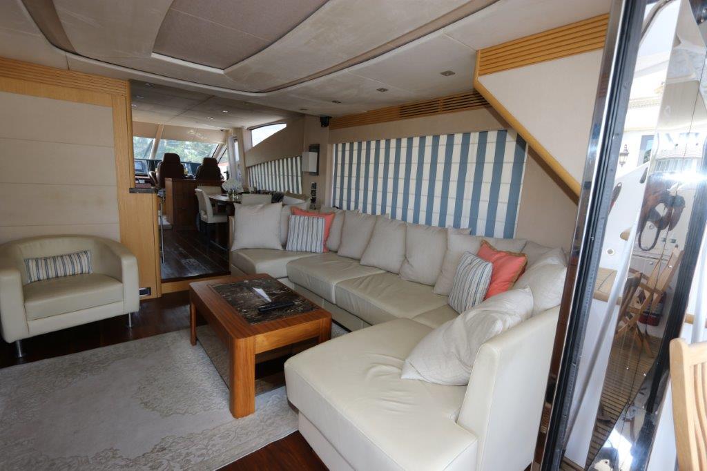 75' 2015 Sunseeker Yacht