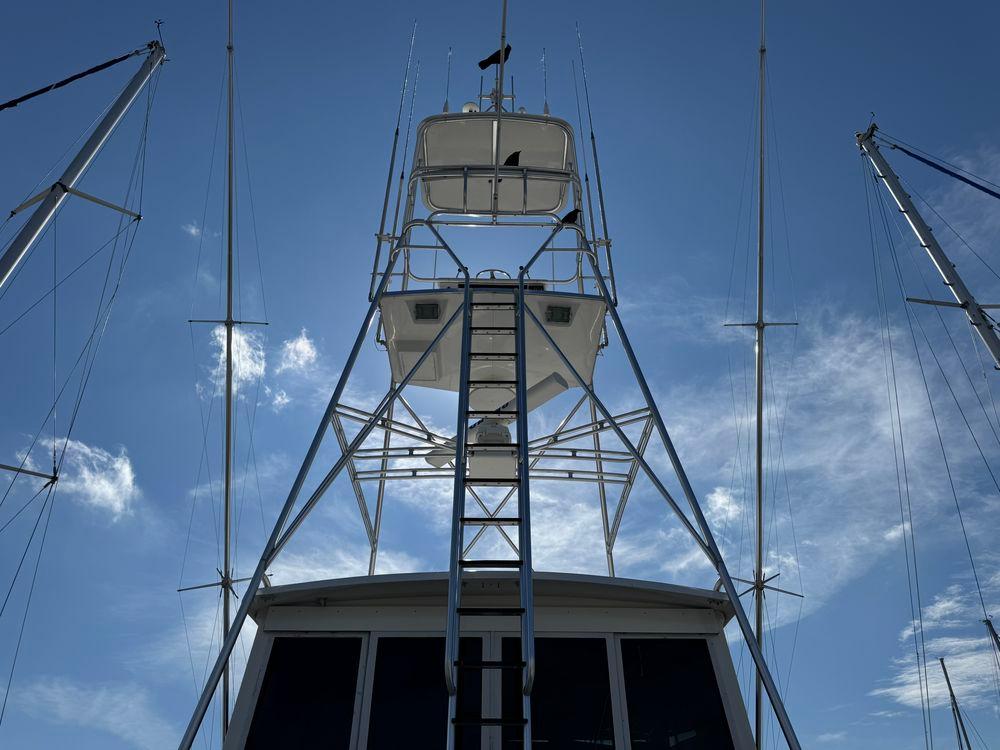 58' 1995 Viking 58 Convertible