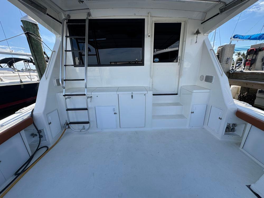 58' 1995 Viking 58 Convertible