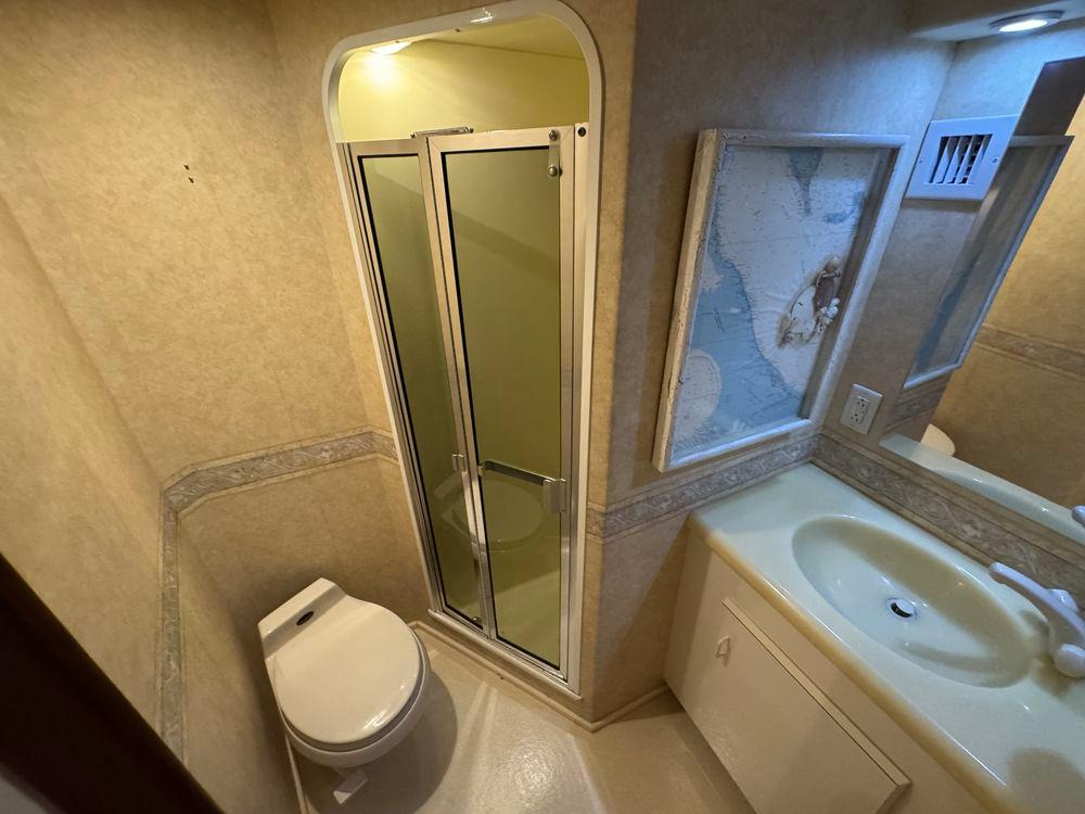 58' 1995 Viking 58 Convertible