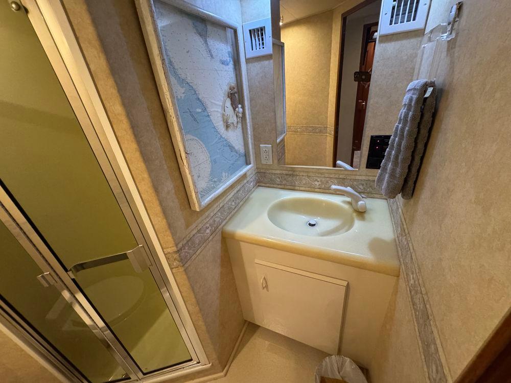 58' 1995 Viking 58 Convertible