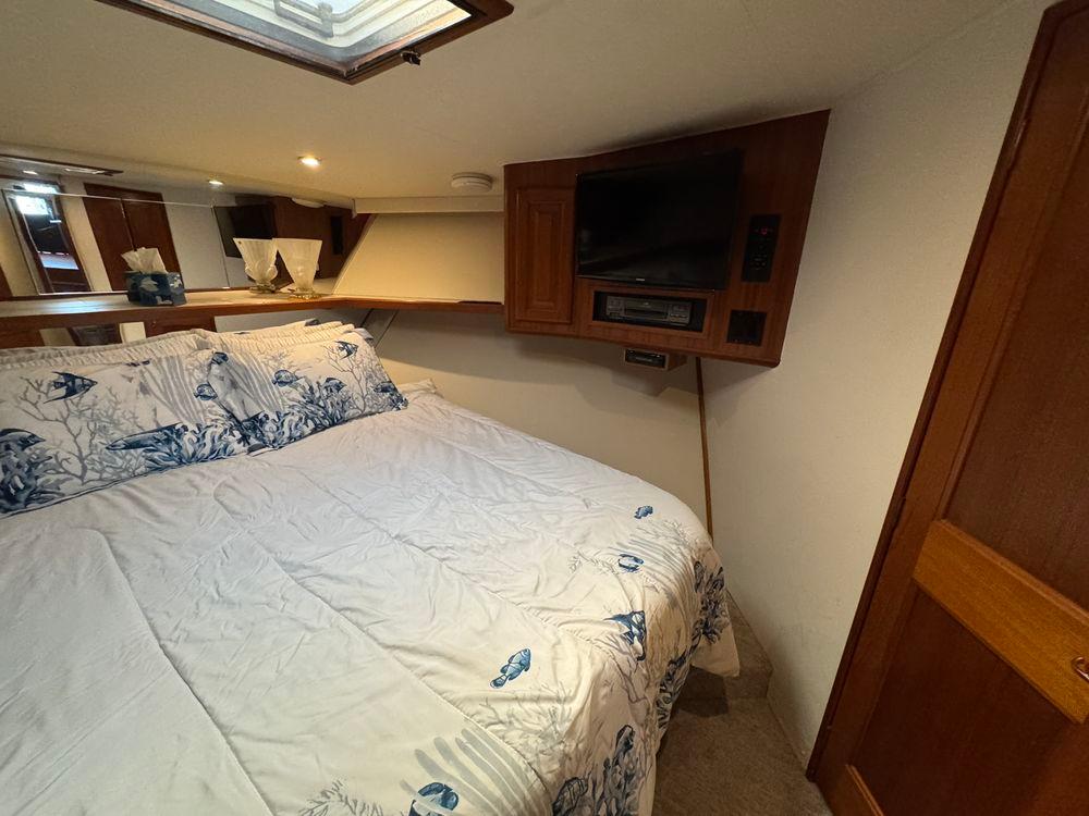 58' 1995 Viking 58 Convertible