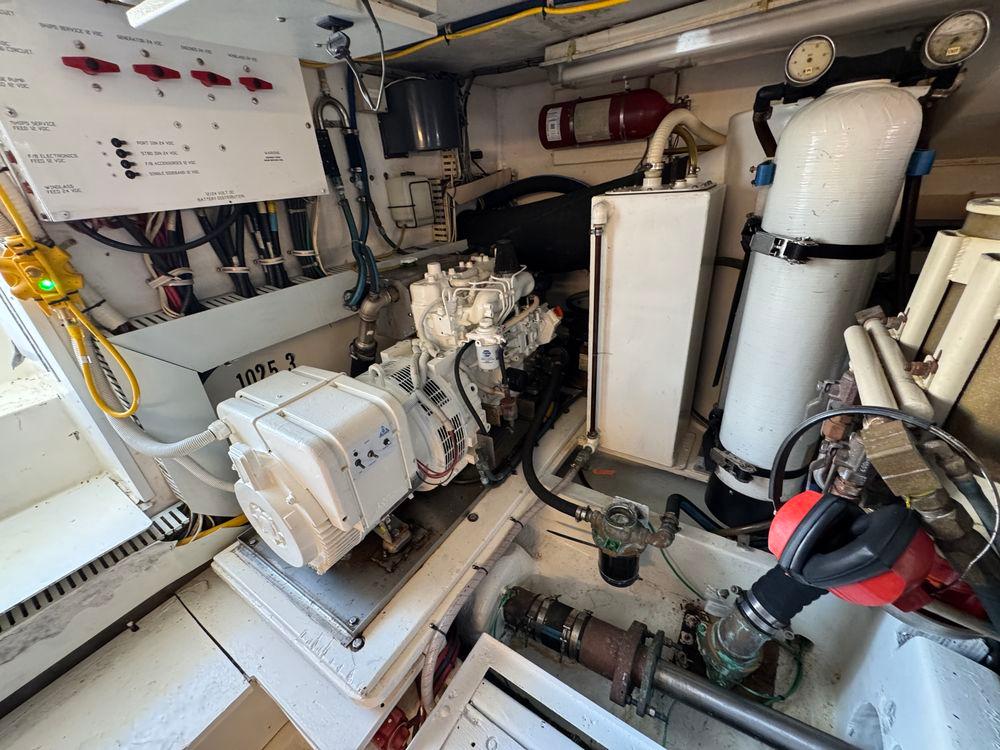 58' 1995 Viking 58 Convertible