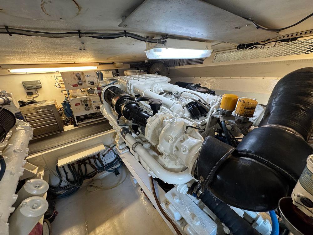 58' 1995 Viking 58 Convertible