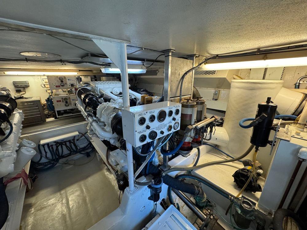 58' 1995 Viking 58 Convertible