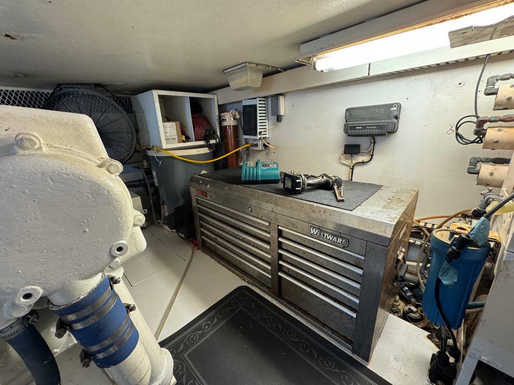 58' 1995 Viking 58 Convertible