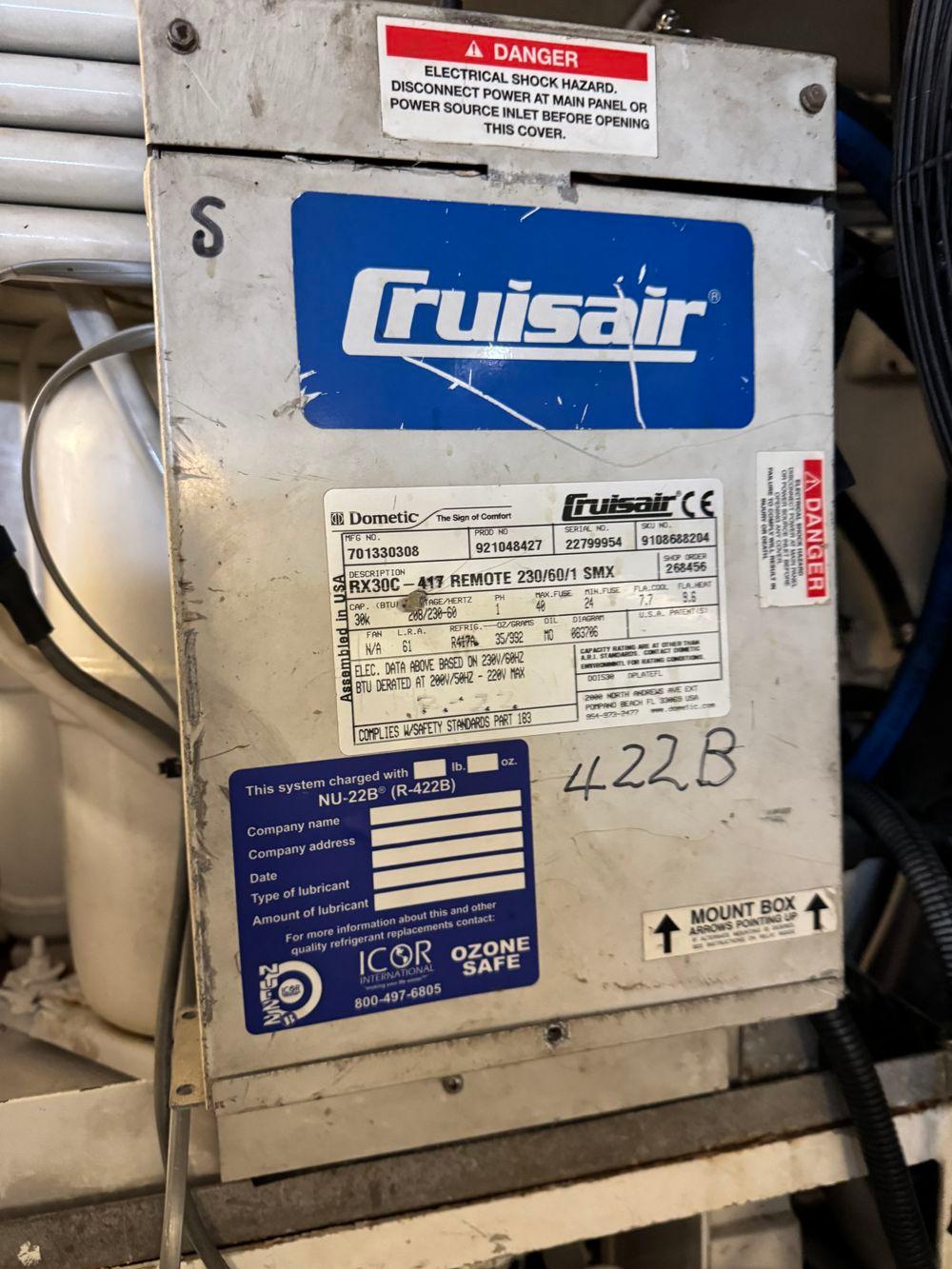 58' 1995 Viking 58 Convertible