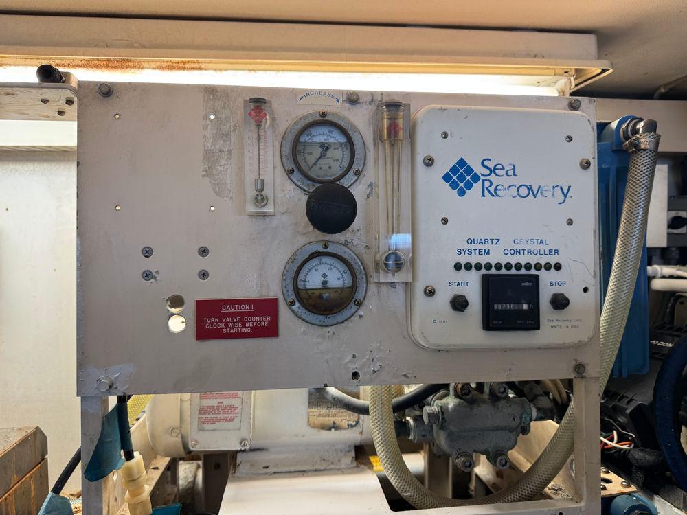 58' 1995 Viking 58 Convertible