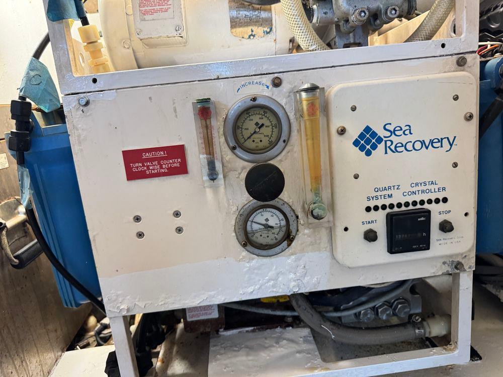 58' 1995 Viking 58 Convertible