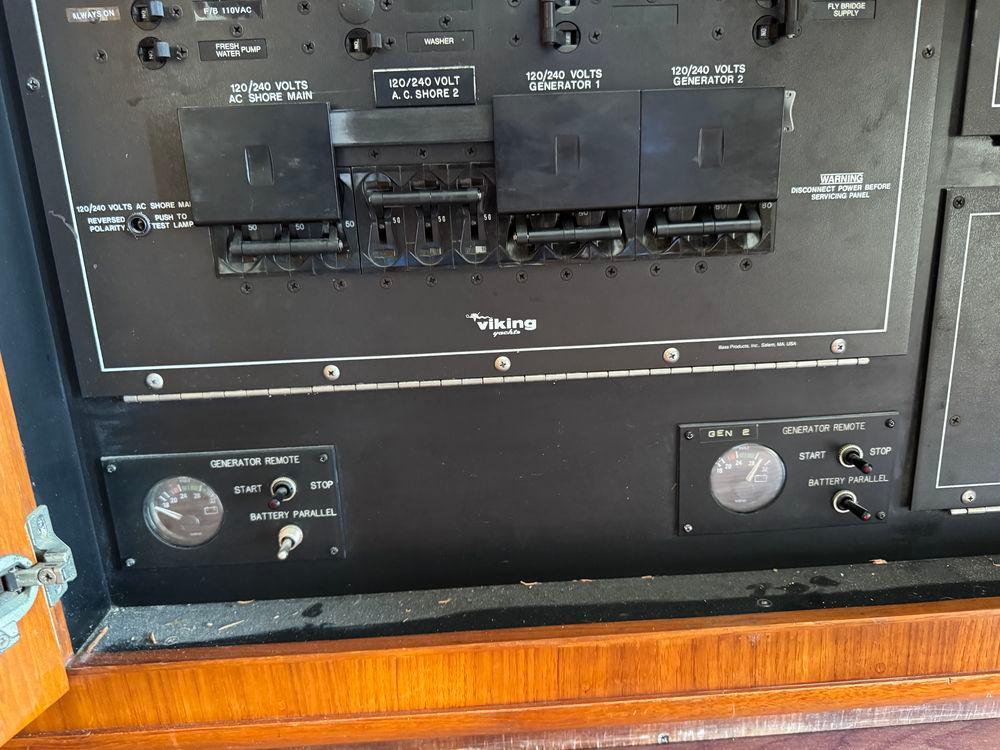 58' 1995 Viking 58 Convertible