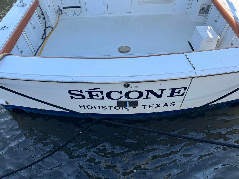 58' 1995 Viking 58 Convertible