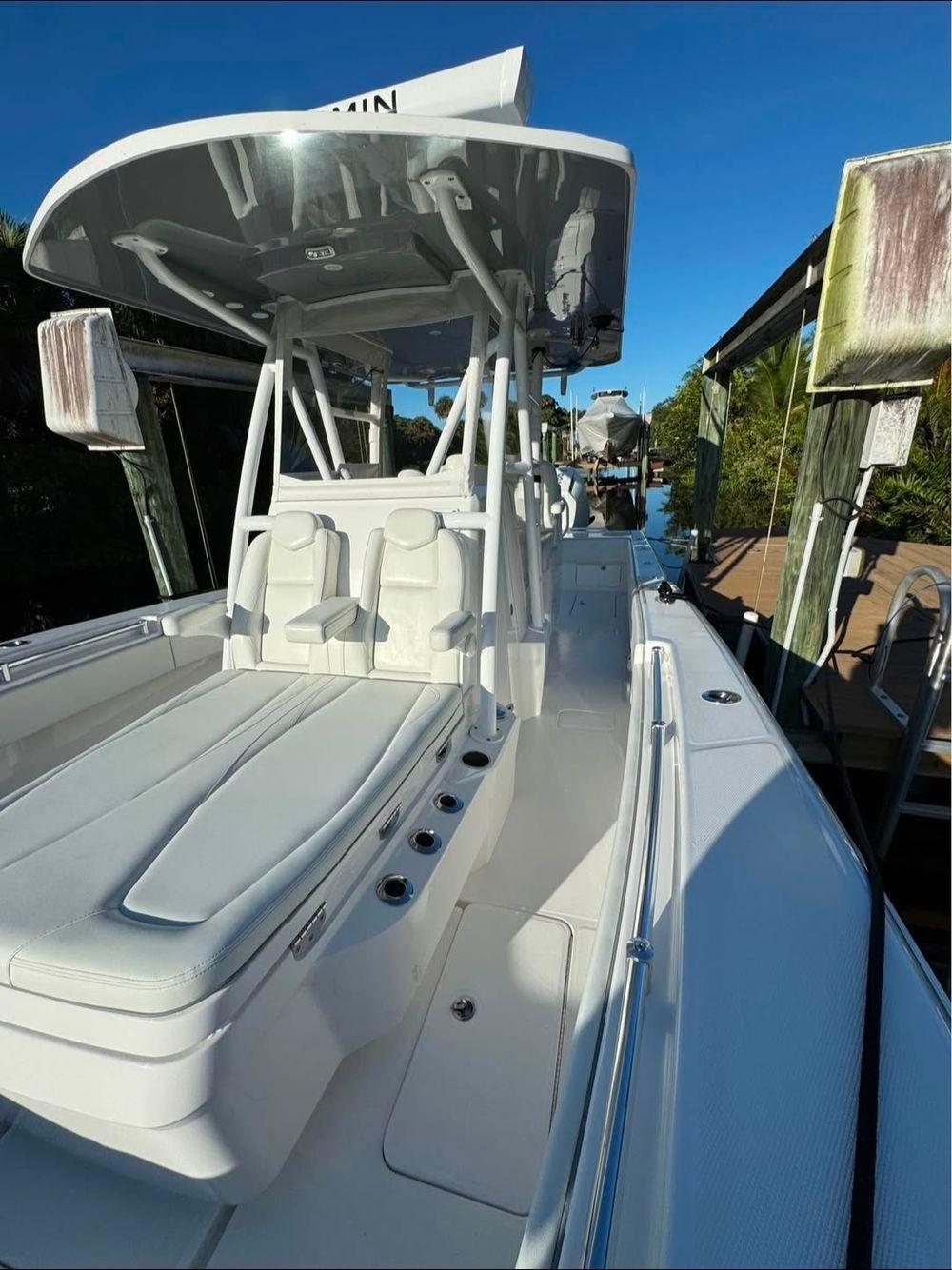 33' 2024 Invincible Open Fisherman