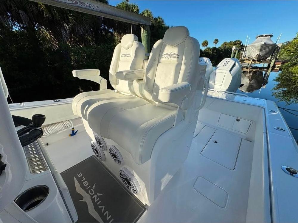 33' 2024 Invincible Open Fisherman