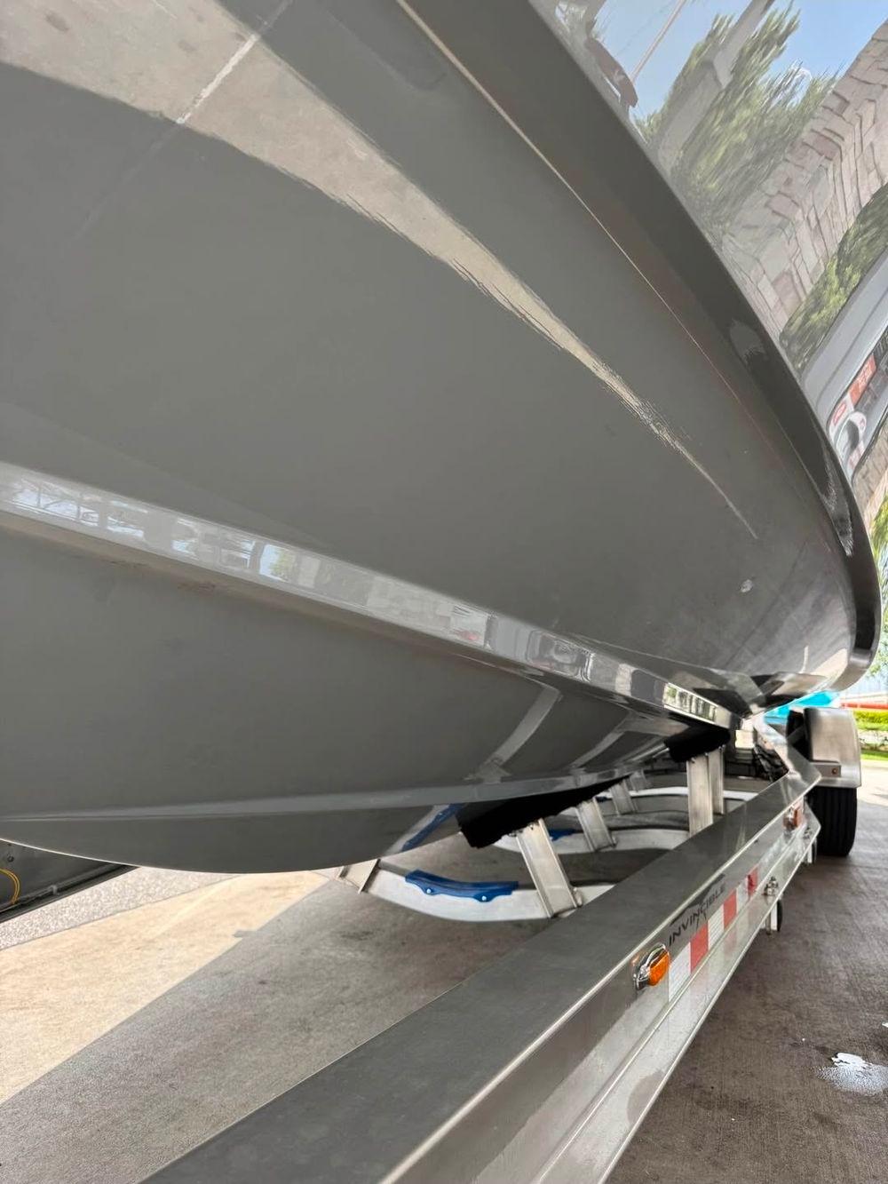 33' 2024 Invincible Open Fisherman