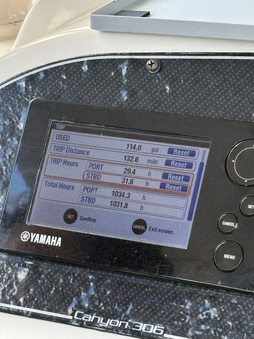 30' 2018 Grady-White Canyon 306