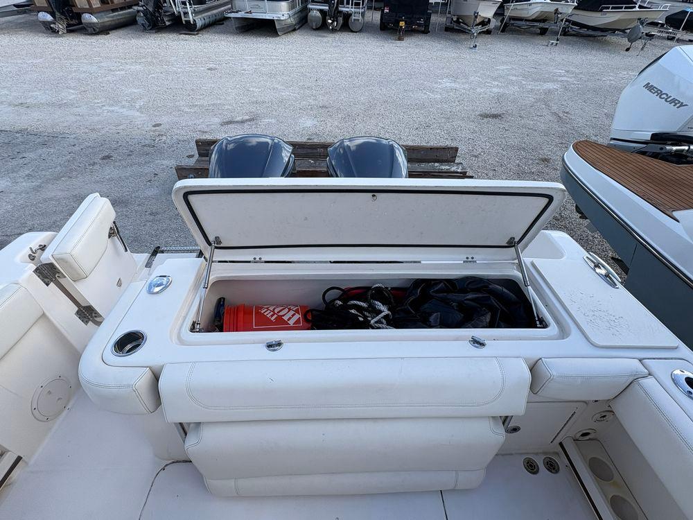 30' 2018 Grady-White Canyon 306