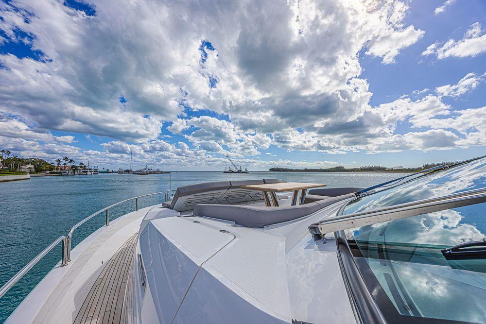 88' 2025 Sunseeker 88 Yacht
