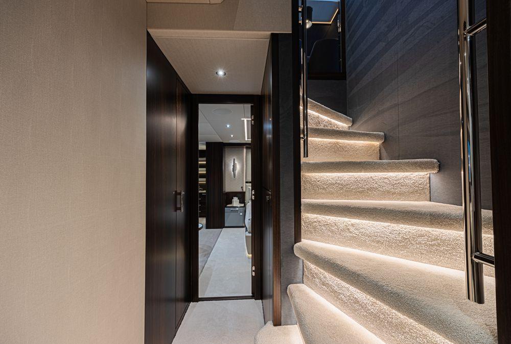 88' 2025 Sunseeker 88 Yacht