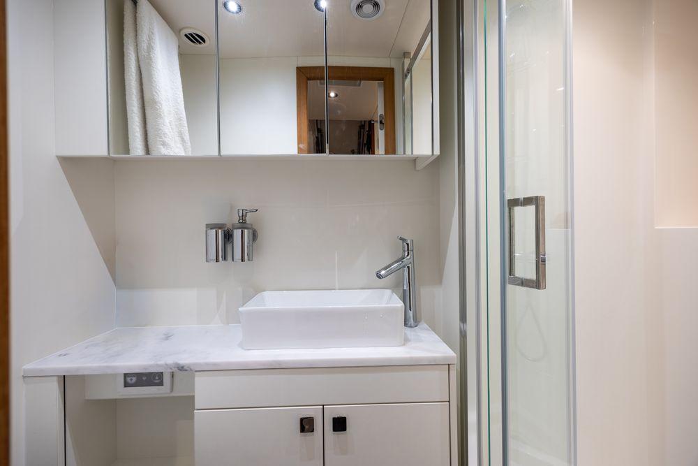 88' 2025 Sunseeker 88 Yacht