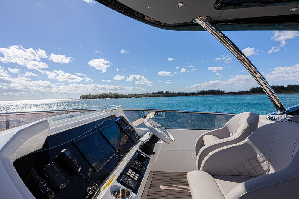 88' 2025 Sunseeker 88 Yacht