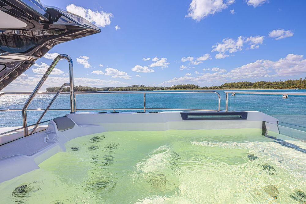 88' 2025 Sunseeker 88 Yacht