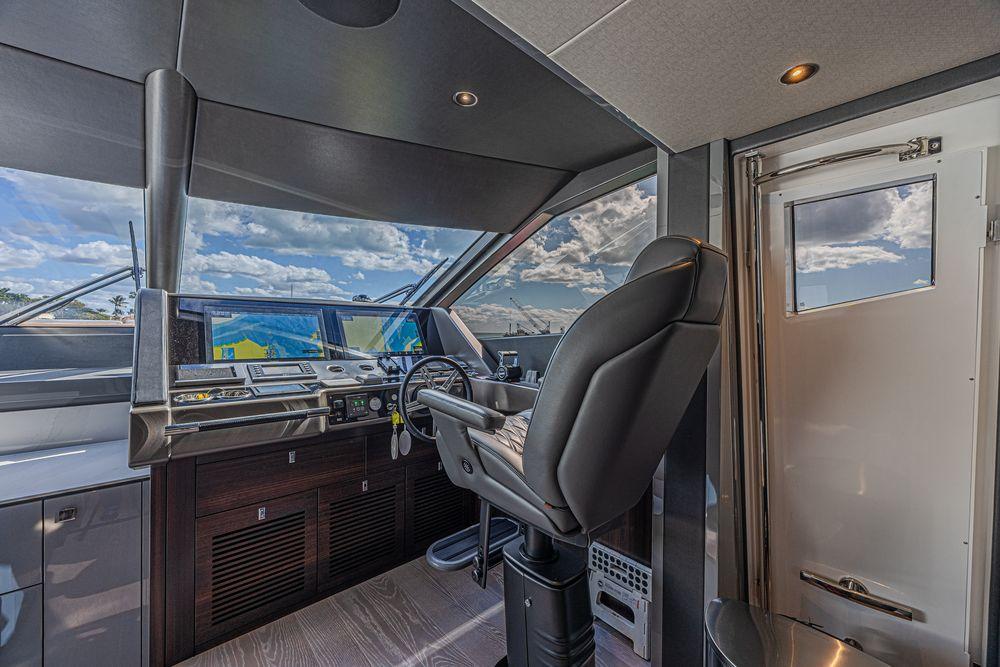 88' 2025 Sunseeker 88 Yacht