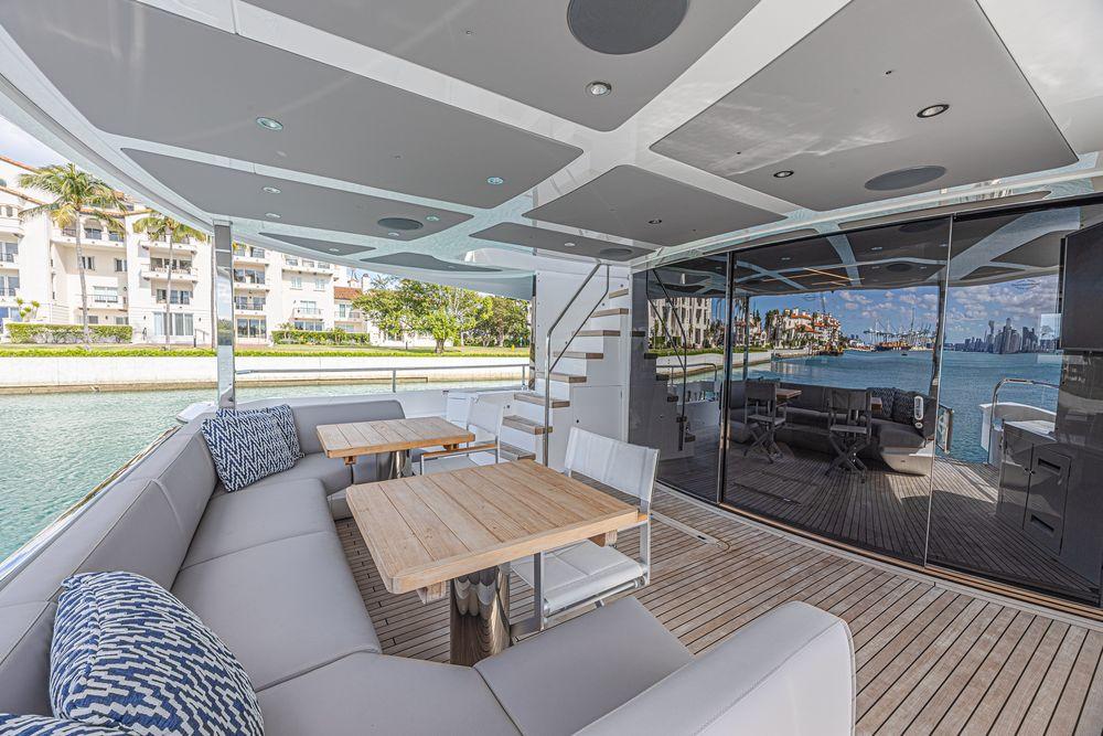 88' 2025 Sunseeker 88 Yacht