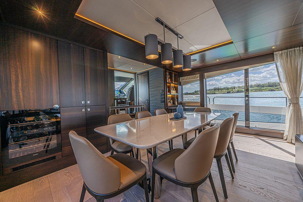 88' 2025 Sunseeker 88 Yacht