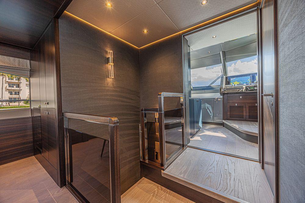 88' 2025 Sunseeker 88 Yacht