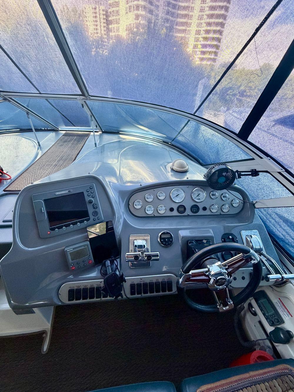 37' 2007 Cruisers Yachts 370 Express