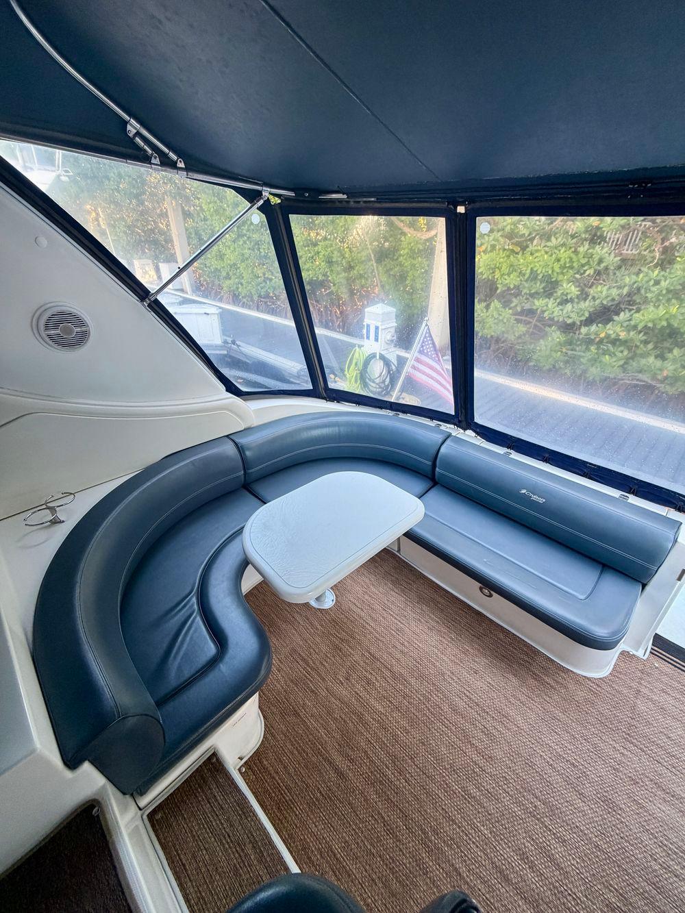 37' 2007 Cruisers Yachts 370 Express