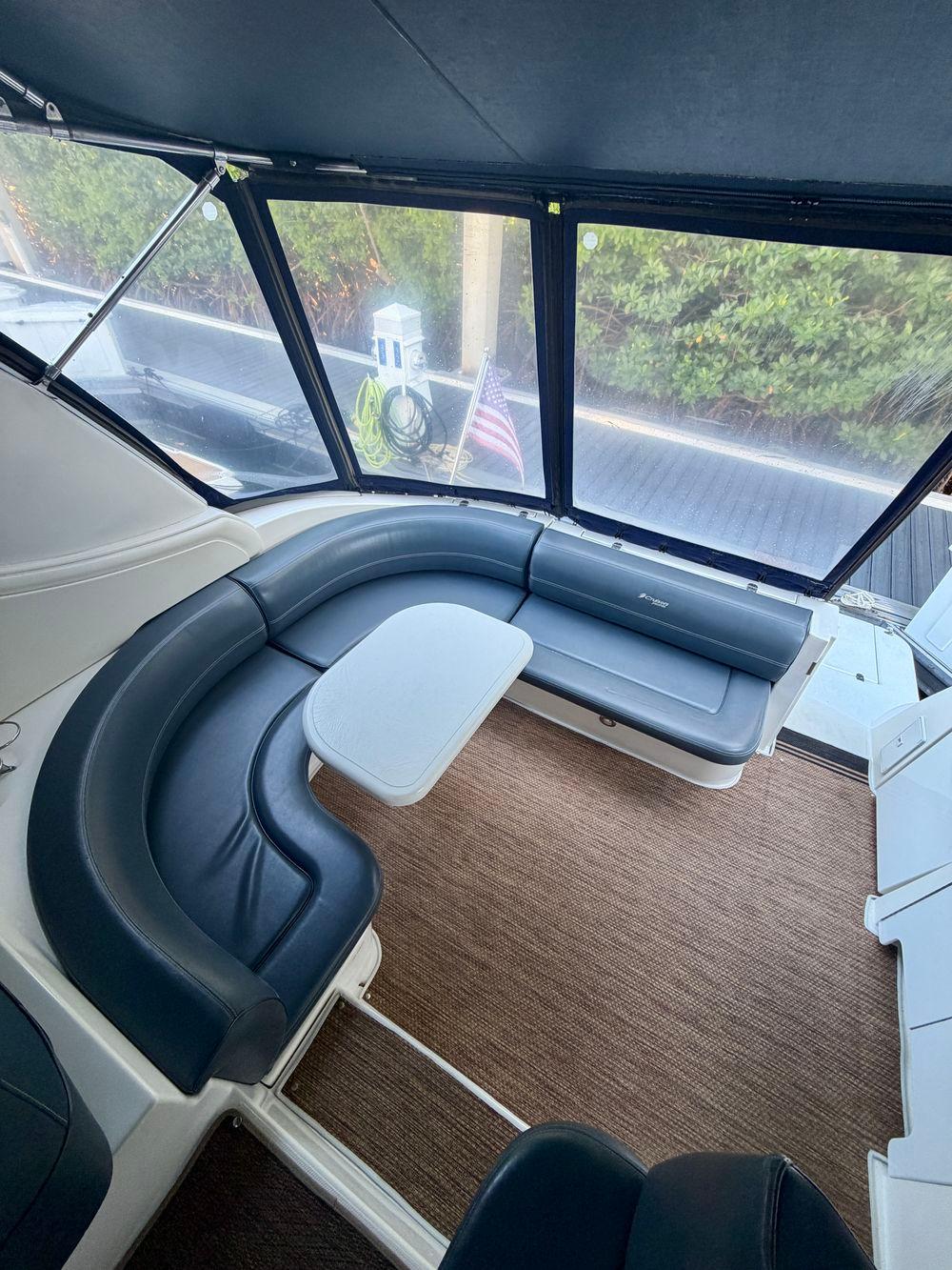 37' 2007 Cruisers Yachts 370 Express