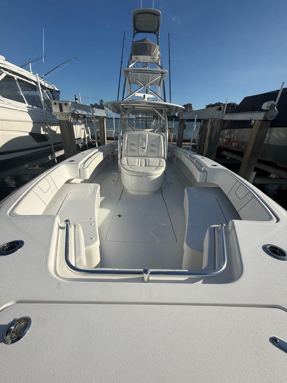 44' 2024 Contender 44ST