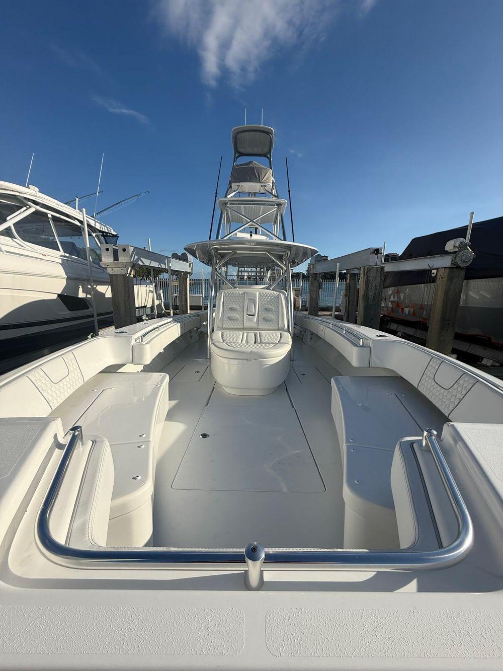 44' 2024 Contender 44ST