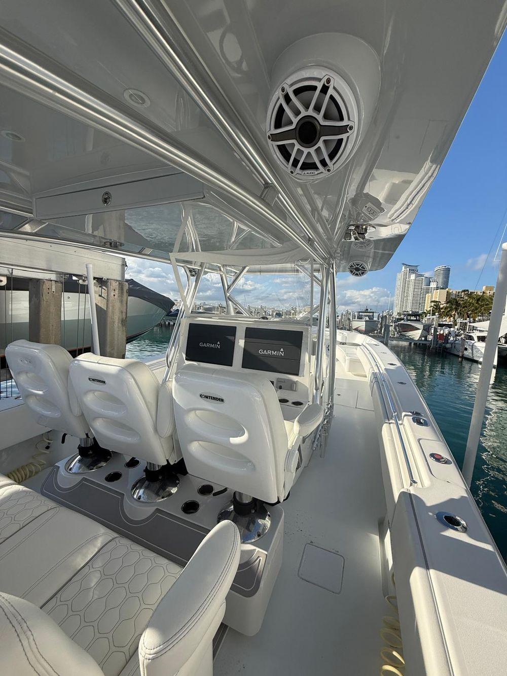 44' 2024 Contender 44ST