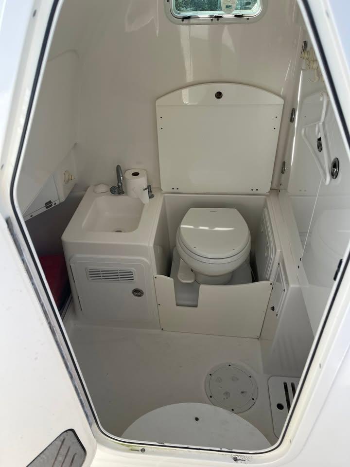 35' 2008 Everglades 350 Center Console