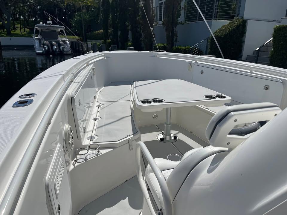 35' 2008 Everglades 350 Center Console