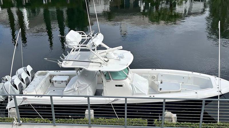 35' 2008 Everglades 350 Center Console