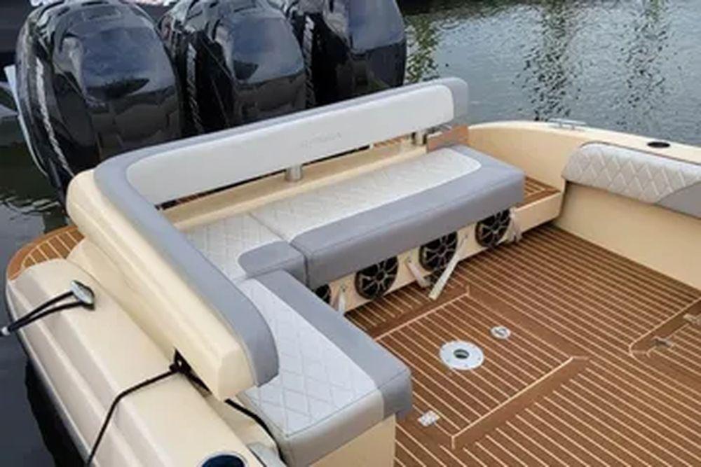 38' 2013 Statement 38 SUV Open