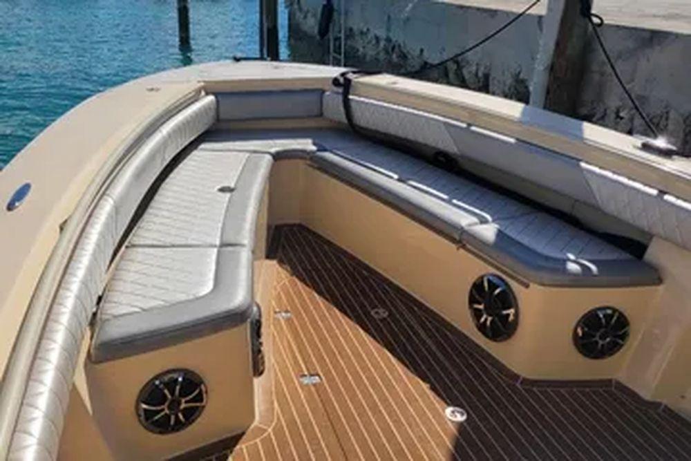 38' 2013 Statement 38 SUV Open